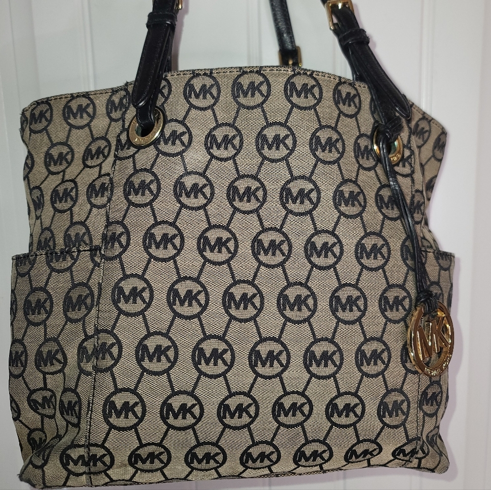 MK MICHAEL KORS LOGA SIGNATURE SHOULDER BAG - Picture 9 of 11